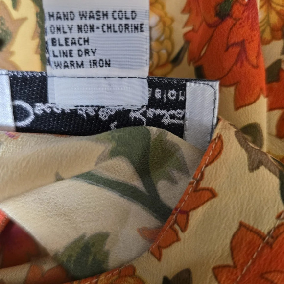 Vintage 100% Silk Oscar De La Renta Expression Floral Short Sleeve Blouse SzM - Picture 10 of 10